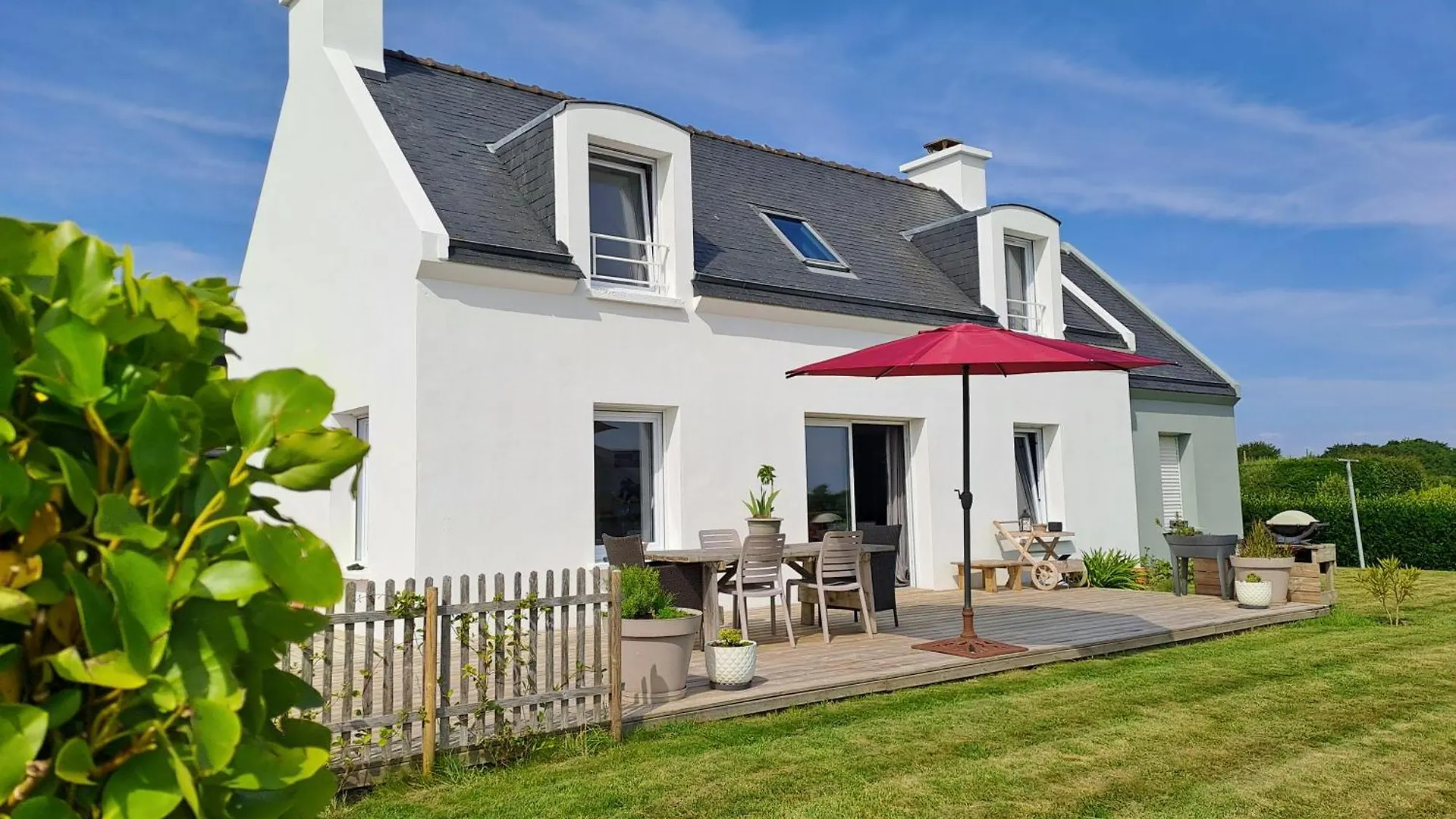 Maison Traditionnelle Et Moderne Avec Vue Mer Treffiagat